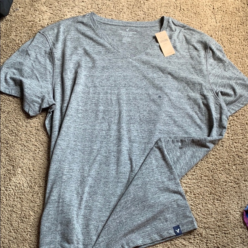 american eagle t-shirt